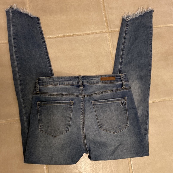 Articles of Society, Suzy Skinny Jeans in Montego, Size 27 - Picture 7 of 9